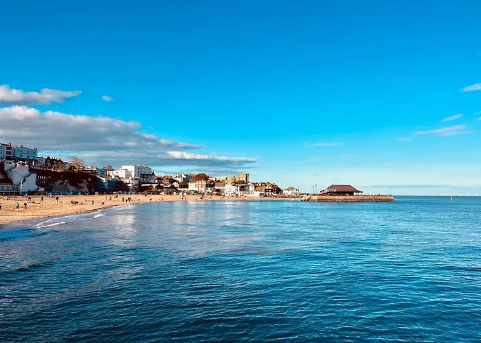 Seaside Apartment Close To Beach, Town, Station